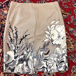 Tahari, Taupe Gray And Cream Skirt